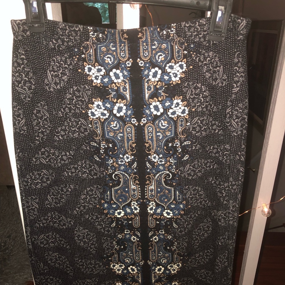 Max Studio skirt, size small